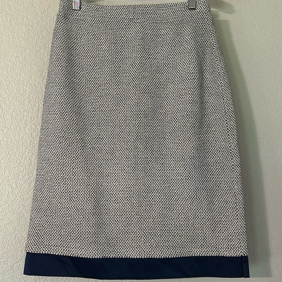 St. John knit skirt - Picture 1 of 8